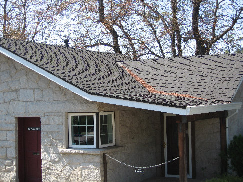 johnnie_jones_roofing011002.jpg